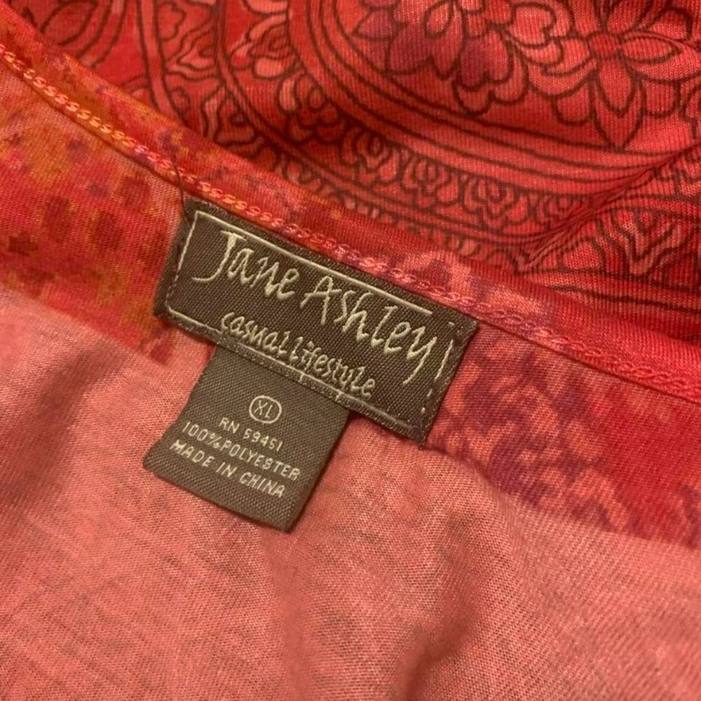 Jane Ashley. Size L. (?) Bust 38". Stretch Ruffled Sleeve Caps. B55 - Picture 4 of 4